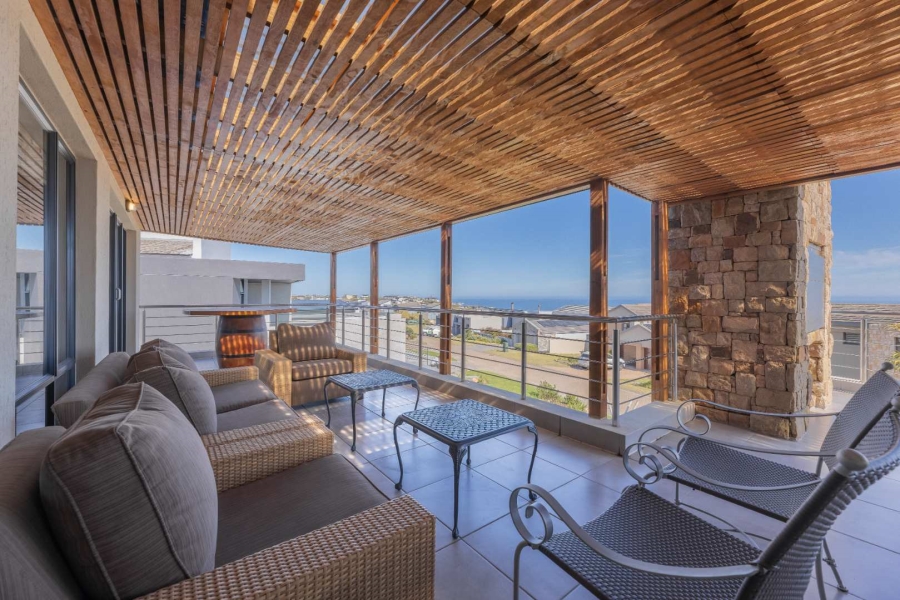 5 Bedroom Property for Sale in Oubaai Western Cape